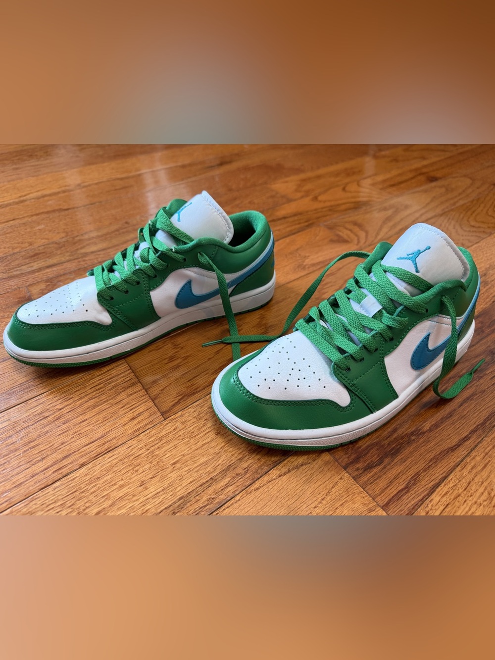 Nike Air Jordan 1 Low Lucky Green Aquatone Sneakers Women’s Size 8.5 - Picture 4 of 7